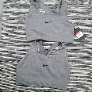 Nike Women's size large sports bra bundle